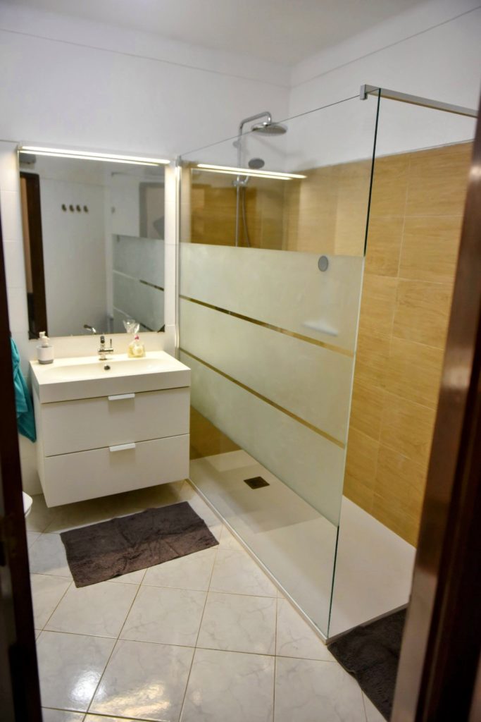 Nouvelle salle de bain (grande) 2